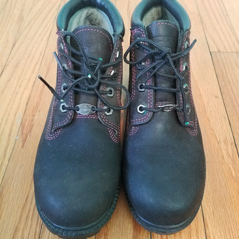 Low cut Timberland boots